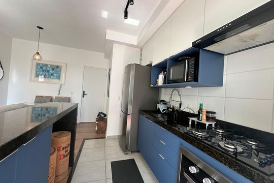 Cozinha de apartamento para alugar com 2 quartos, 55m² em Alphaville Empresarial, Barueri