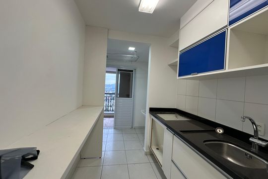 Cozinha de apartamento à venda com 2 quartos, 60m² em Alphaville Residencial Um, Barueri