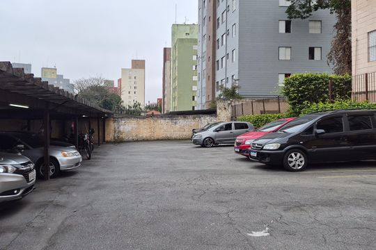 Garagem de apartamento para alugar com 2 quartos, 60m² em Jardim Umuarama, São Paulo