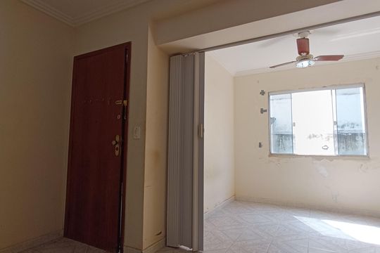 SALA de kitnet/studio para alugar com 1 quarto, 30m² em Praia Campista, Macaé