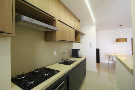 Cozinha de apartamento para alugar com 2 quartos, 94m² em Barra Olímpica, Rio de Janeiro