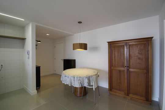 Sala de apartamento para alugar com 2 quartos, 94m² em Barra Olímpica, Rio de Janeiro