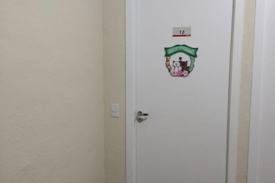 Porta de entrada de apartamento para alugar com 2 quartos, 37m² em Jardim Dom José, Embu das Artes