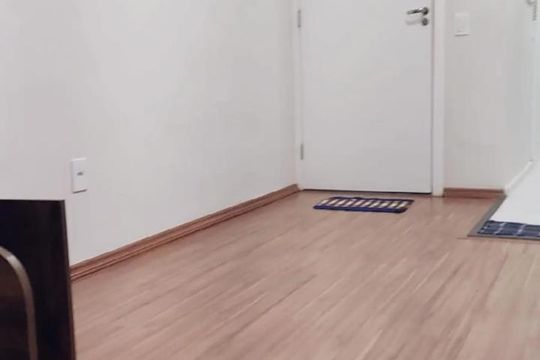 Sala de apartamento para alugar com 2 quartos, 37m² em Jardim Dom José, Embu das Artes