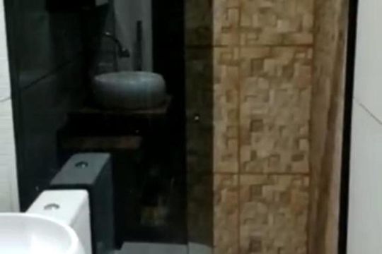 Banheiro de apartamento para alugar com 2 quartos, 37m² em Jardim Dom José, Embu das Artes