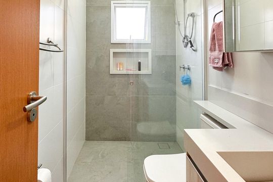 Banheiro da Suíte 2 de apartamento à venda com 3 quartos, 200m² em Vila Tereza, São Bernardo do Campo