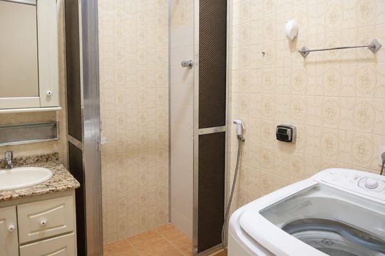 Banheiro de apartamento para alugar com 1 quarto, 28m² em Flamengo, Rio de Janeiro