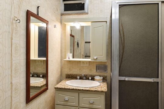 Banheiro de apartamento para alugar com 1 quarto, 28m² em Flamengo, Rio de Janeiro