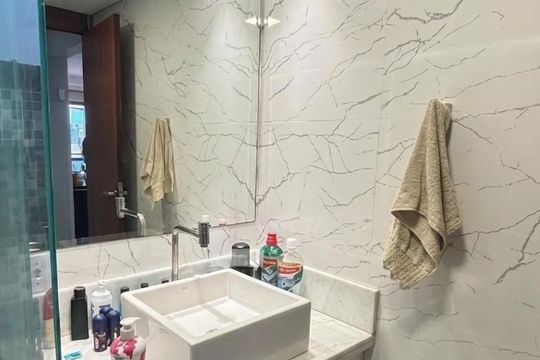 Banheiro de apartamento à venda com 3 quartos, 104m² em Vila Assunção, Santo André
