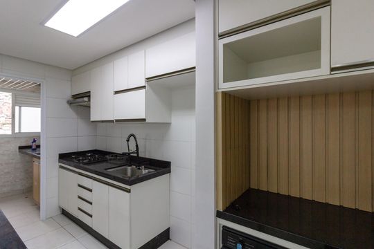 Cozinha  de apartamento para alugar com 3 quartos, 72m² em Vila Galvão, Guarulhos