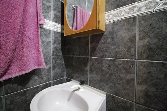 Banheiro de casa para alugar com 2 quartos, 50m² em Taquara, Rio de Janeiro
