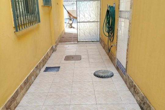 Área externa de casa à venda com 3 quartos, 180m² em Campo Grande, Rio de Janeiro