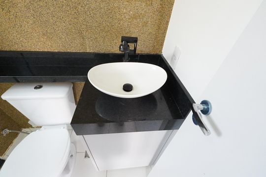 Banheiro de kitnet/studio para alugar com 1 quarto, 25m² em Chácara Inglesa, São Paulo