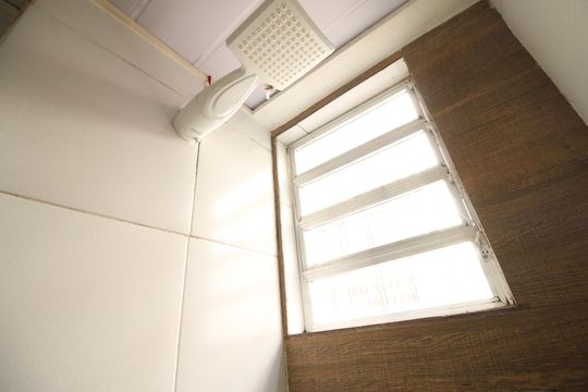 Banheiro de apartamento para alugar com 2 quartos, 50m² em Taquara, Rio de Janeiro