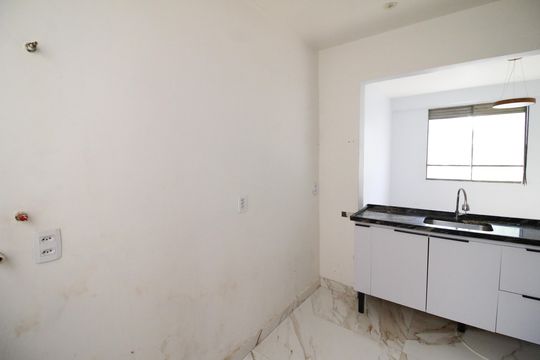 Cozinha de apartamento para alugar com 2 quartos, 50m² em Taquara, Rio de Janeiro