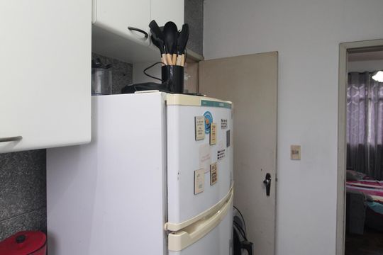 Cozinha de apartamento à venda com 2 quartos, 58m² em Glória, Belo Horizonte