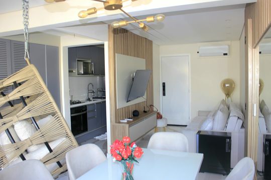 Sala  de apartamento à venda com 2 quartos, 62m² em Vila Galvão, Guarulhos
