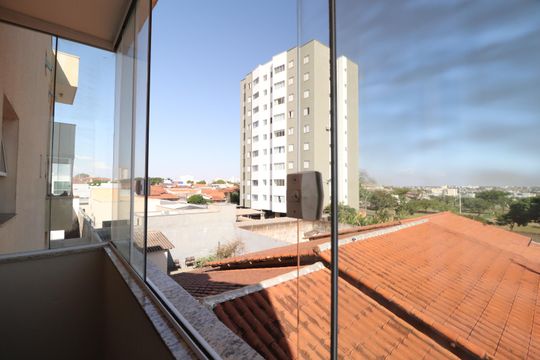 Sacada de apartamento para alugar com 2 quartos, 57m² em Santa Mônica, Uberlândia