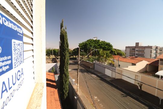 Plaquinha de apartamento para alugar com 2 quartos, 57m² em Santa Mônica, Uberlândia