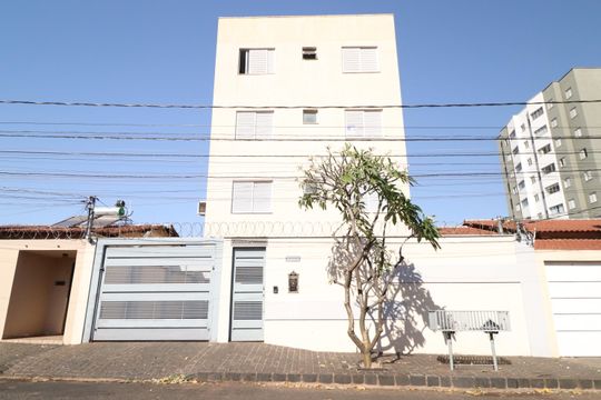 Fachada de apartamento para alugar com 2 quartos, 57m² em Santa Mônica, Uberlândia