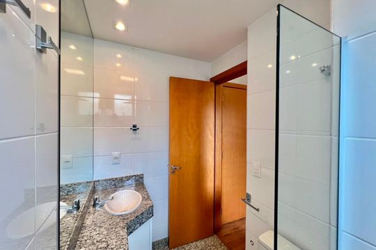 Suíte 1 - Banheiro  de apartamento para alugar com 2 quartos, 64m² em Buritis, Belo Horizonte