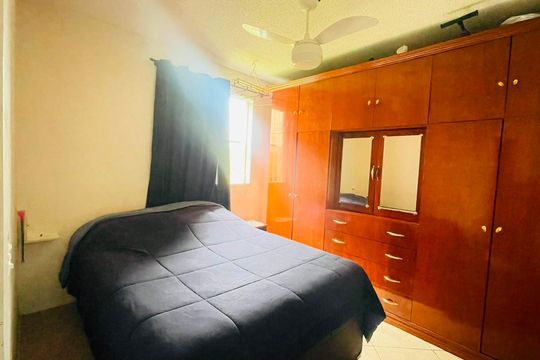 Quarto de apartamento para alugar com 2 quartos, 50m² em Conjunto Habitacional Jardim Sao Bento, Embu das Artes