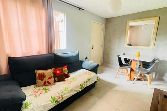 Sala de apartamento para alugar com 2 quartos, 50m² em Conjunto Habitacional Jardim Sao Bento, Embu das Artes