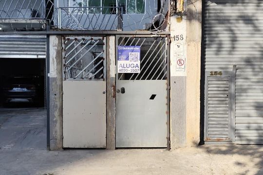 Fachada de casa para alugar com 2 quartos, 80m² em Vila Ernesto, São Paulo