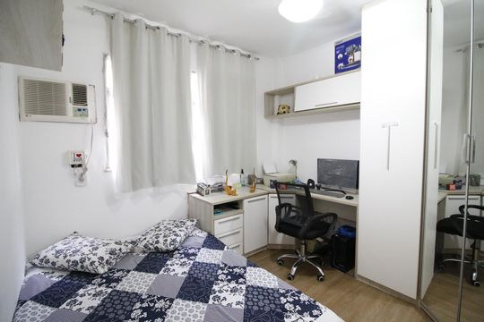 Quarto 1 de apartamento à venda com 2 quartos, 63m² em Anil, Rio de Janeiro
