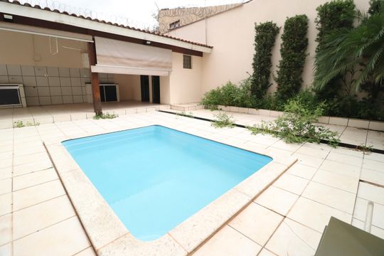 Piscina de casa para alugar com 3 quartos, 120m² em Tabajaras, Uberlândia