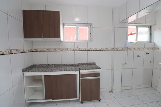Cozinha de apartamento para alugar com 2 quartos, 50m² em Cabula Vi, Salvador