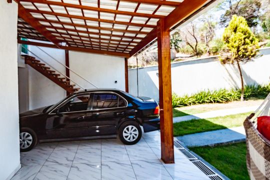 Garagem de casa para alugar com 4 quartos, 400m² em Bela Vista, Vespasiano