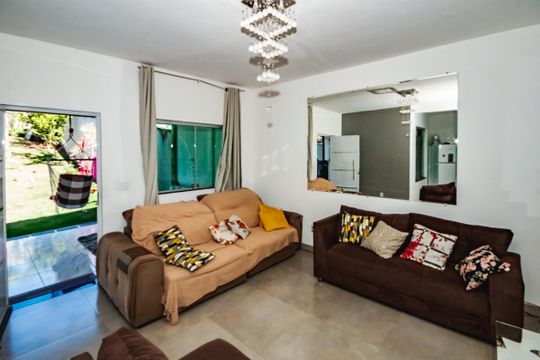 Sala de casa para alugar com 4 quartos, 400m² em Bela Vista, Vespasiano