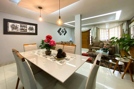Sala de casa à venda com 4 quartos, 426m² em Vitoria, Belo Horizonte