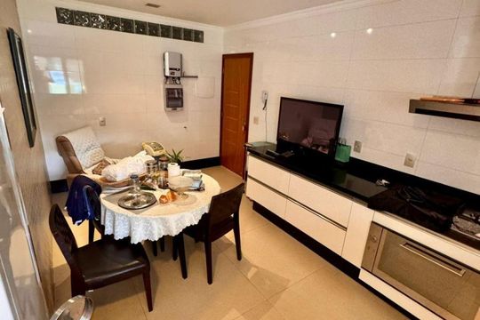 Cozinha de casa à venda com 6 quartos, 535m² em Q 20, Brasília