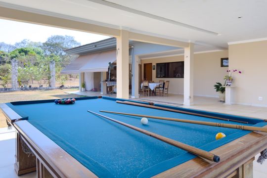 Área externa de casa à venda com 6 quartos, 535m² em Q 20, Brasília