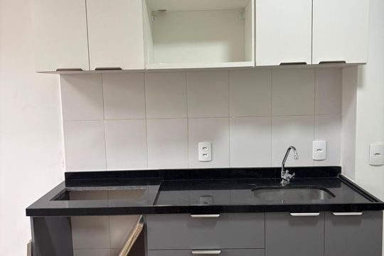 Cozinha de apartamento para alugar com 1 quarto, 27m² em Campo Belo, São Paulo