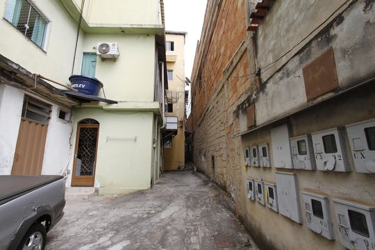 Entrada de casa para alugar com 2 quartos, 40m² em Vista Alegre, Belo Horizonte
