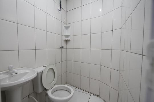 Banheiro de casa para alugar com 2 quartos, 40m² em Vista Alegre, Belo Horizonte