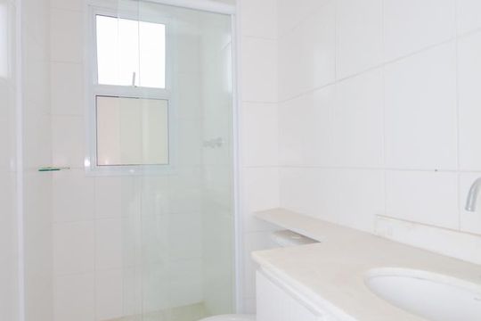 Banheiro Social de apartamento para alugar com 2 quartos, 50m² em Picanço, Guarulhos