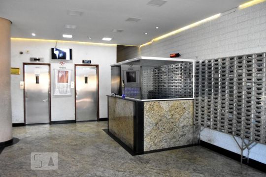 Hall de entrada de kitnet/studio para alugar com 1 quarto, 36m² em Liberdade, São Paulo