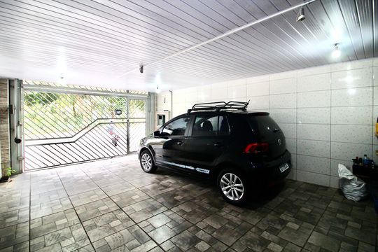 Garagem de casa à venda com 3 quartos, 150m² em Jardim Santa Maria, São Paulo