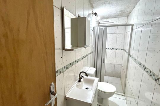 Banheiro de casa para alugar com 1 quarto, 43m² em Vila Itapoan, Guarulhos