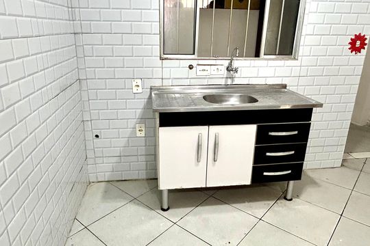 Sala/Cozinha de casa para alugar com 1 quarto, 43m² em Vila Itapoan, Guarulhos