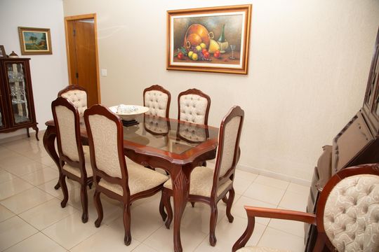Sala de casa de condomínio à venda com 4 quartos, 202m² em Alphaville Araguaia, Goiânia