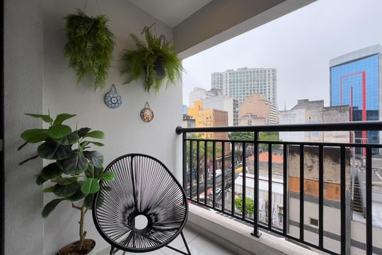 Varanda de kitnet/studio para alugar com 1 quarto, 26m² em Liberdade, São Paulo