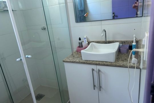 Banheiro de casa de condomínio à venda com 3 quartos, 120m² em Taquara, Rio de Janeiro