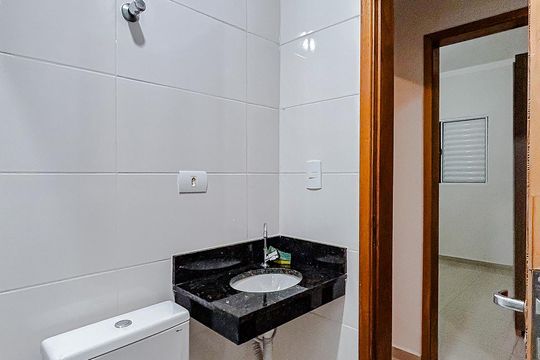 Banheiro de apartamento para alugar com 2 quartos, 50m² em Chácara Seis de Outubro, São Paulo
