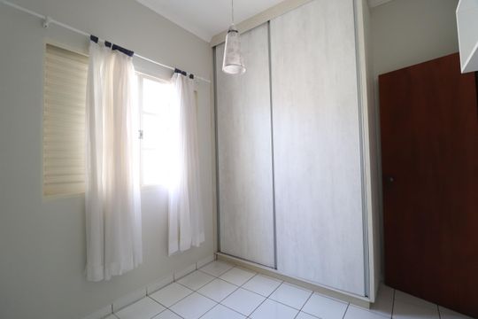 Quarto 2 de casa para alugar com 3 quartos, 187m² em Jardim Patricia, Uberlândia