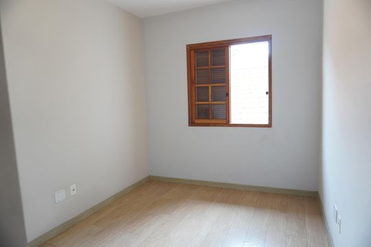 Casa à venda com 3 quartos, 110m² em Vila Progresso, São Paulo